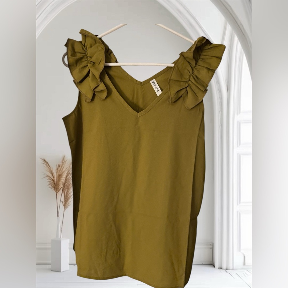 Zenana Ruffle Sleeveless V-Neck Blouse 
Sz Small Chartreuse/Olive Green 
NWOT